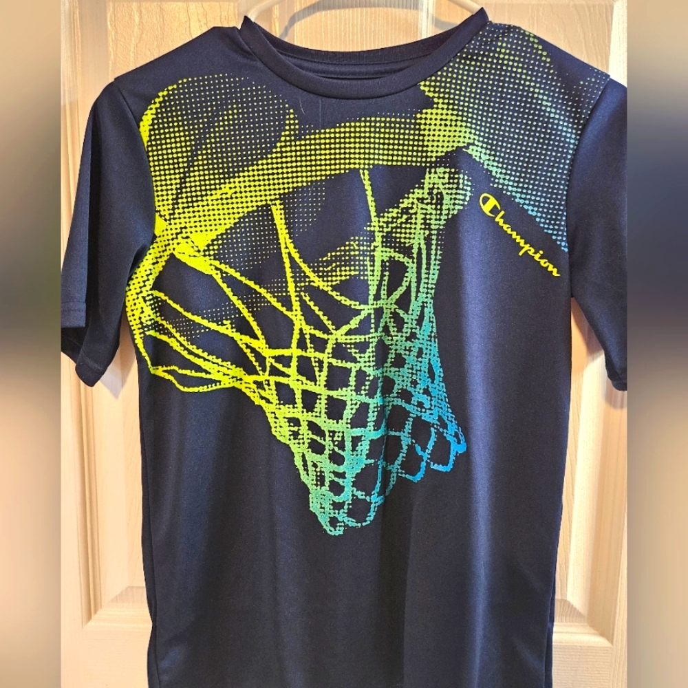 Boy's Champion Shirt Size 14/17